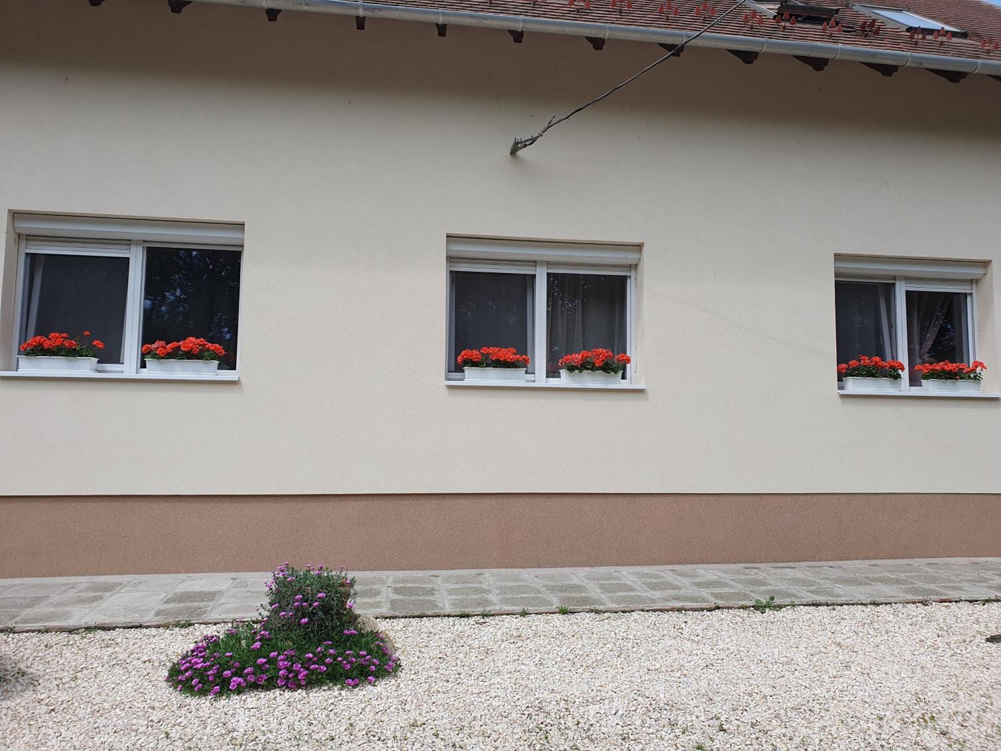 Bella Apartman Szeged Exterior foto